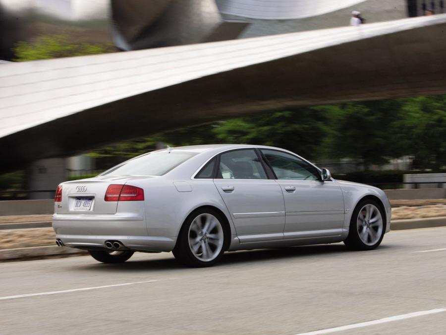  Audi S8 (D3) 2008 года  (NA) (фото 6 из 20)